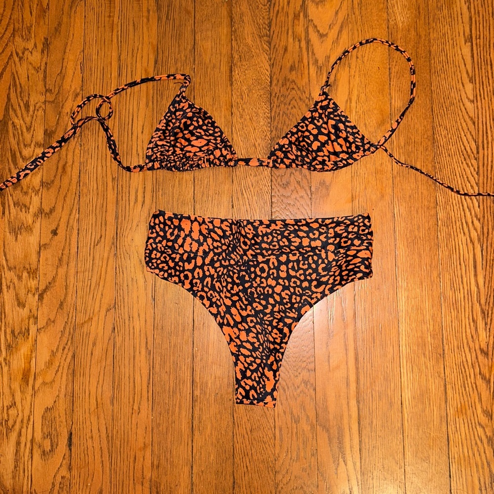 Kuhlani Kinis in Raven Print